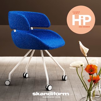 Fendo armchair winner of the HiP Award for best Workplace Seating