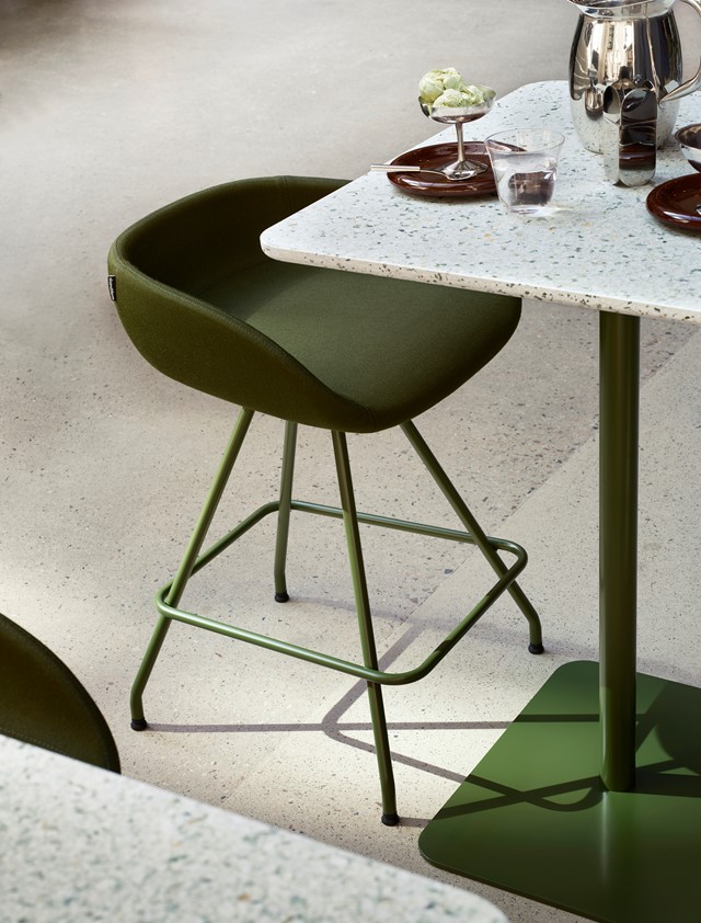 Fendo_barchair_S-2051_closeup.jpg